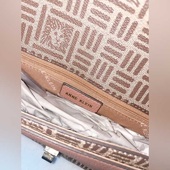 Anne Klein purse and wristlet 2pc - Picture 3 of 4